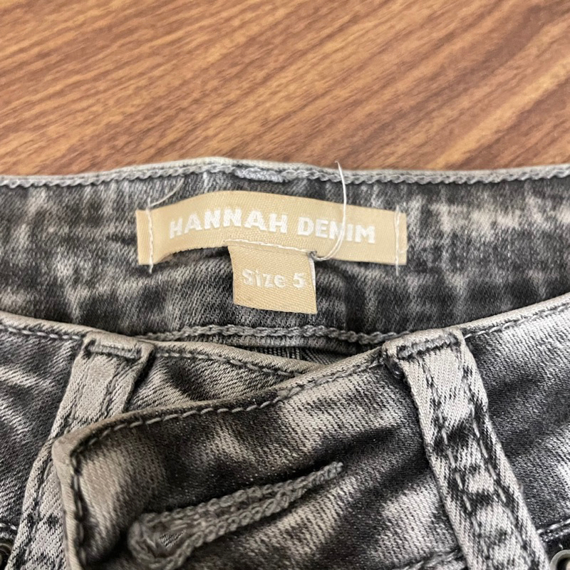 Quần skinny jean màu xám bạc
