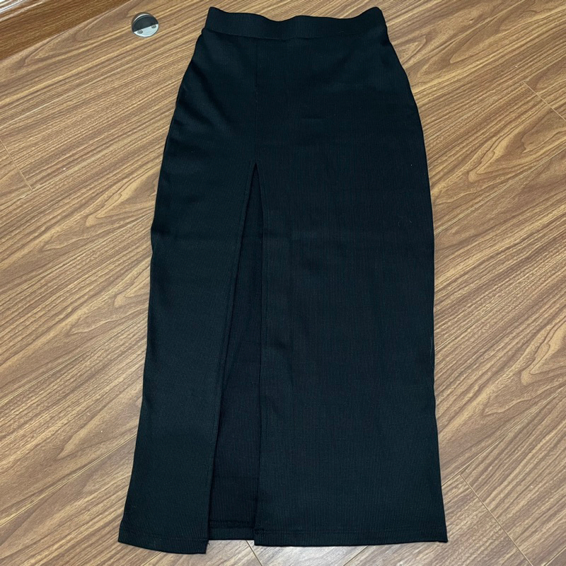 Lyz skirt - Váy thun gân dài xẻ tà - Somalyng.studio