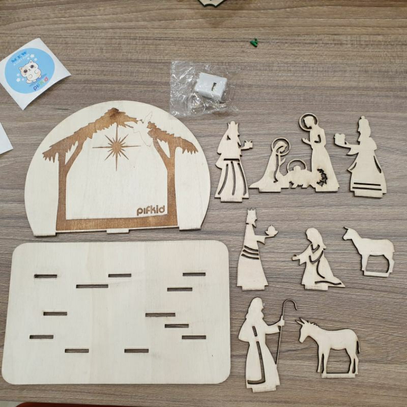 Hang đá Giáng sinh bằng gỗ trang trí Noel bàn làm việc - có thể khắc tên theo yêu cầu