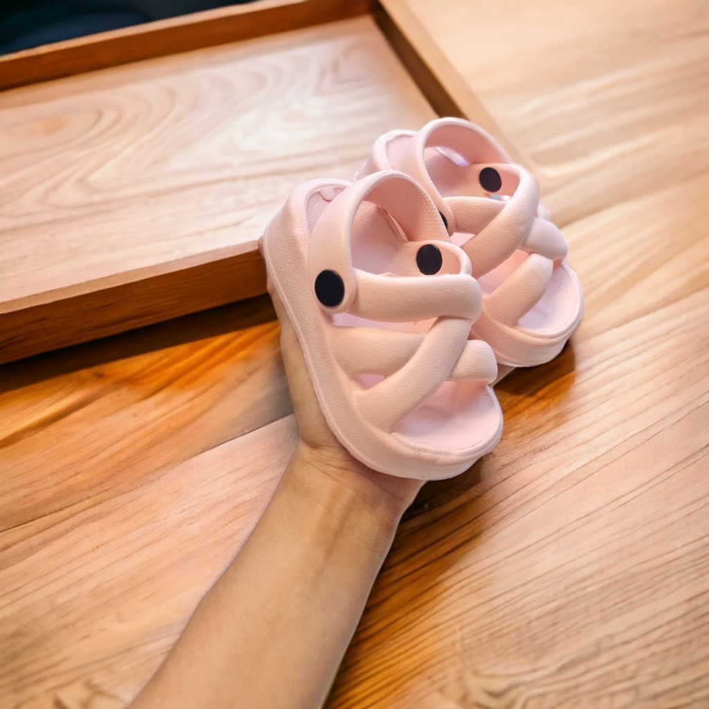 Giày quai chéo cho bé gái size nhí dễ thương siêu nhẹ êm chân đế cao 3cm