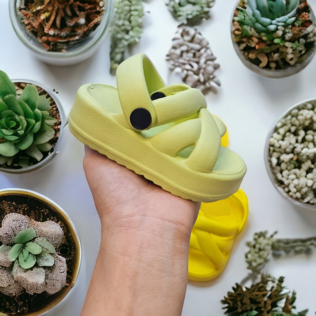 Giày quai chéo cho bé gái size nhí dễ thương siêu nhẹ êm chân đế cao 3cm