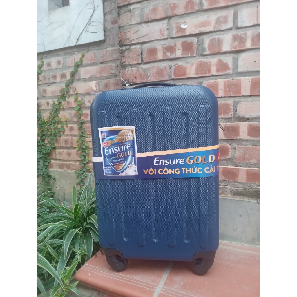 Vali lock & lock travel zone 20 inch khuyến mãi của ensua god