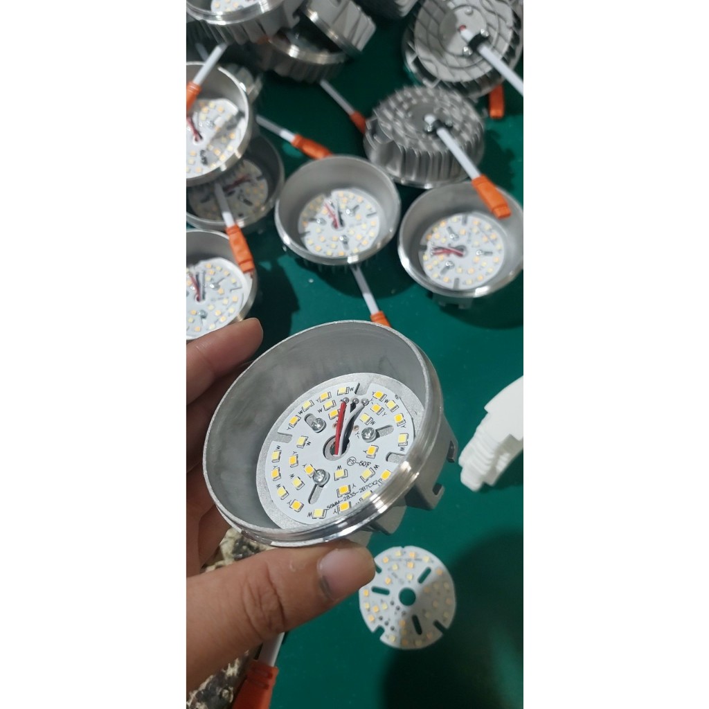 Đèn led âm trần đế nhôm đúc 7w viền bạc, viền vàng 3 chế độ - Phi 90