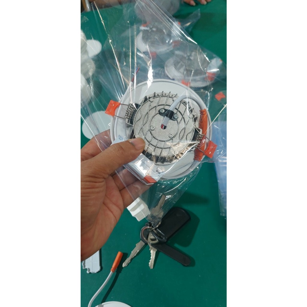 Đèn led âm trần đế nhôm đúc 7w viền bạc, viền vàng 3 chế độ - Phi 90