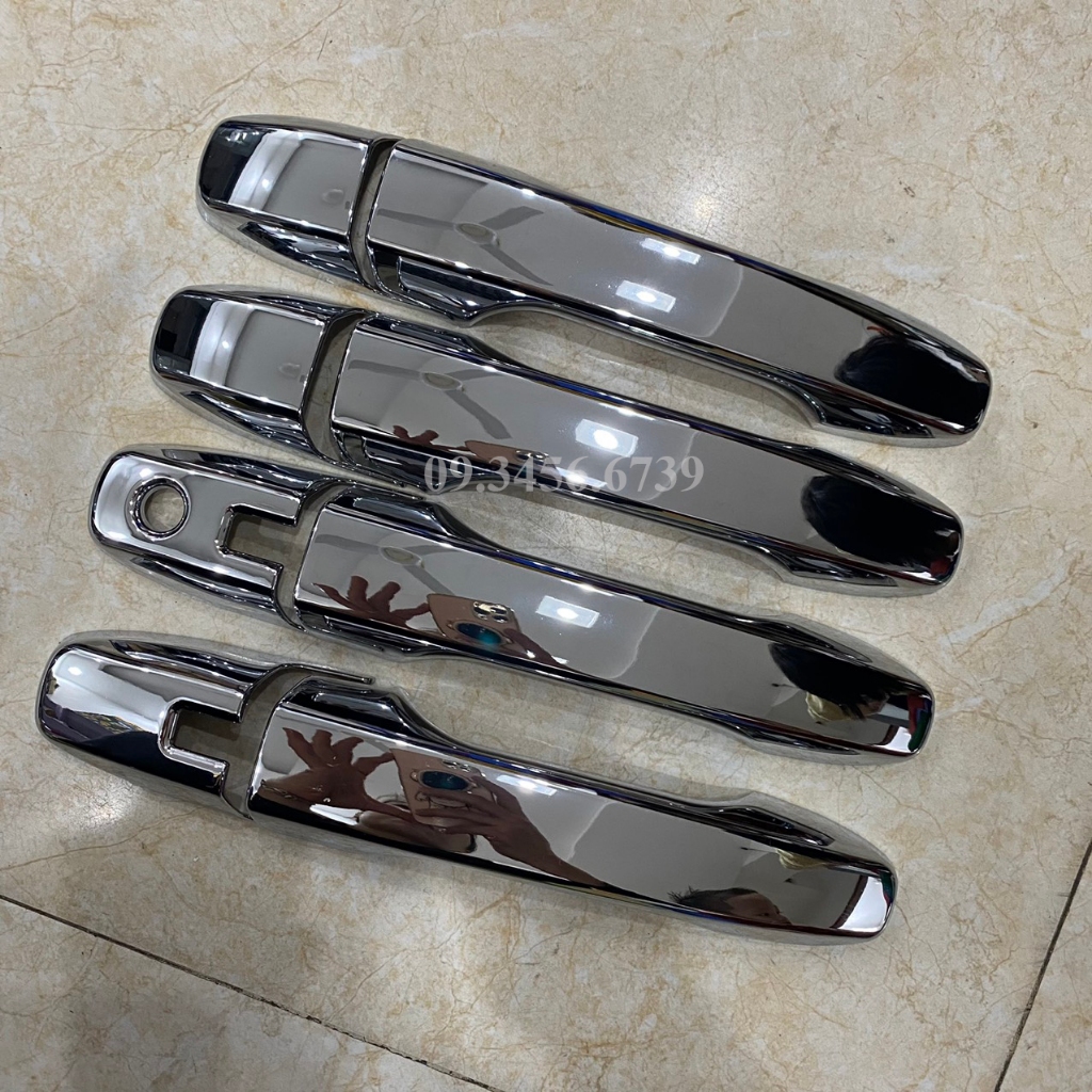 Ốp tay hõm cửa xe Yaris Cross 2023 2024 mạ crom sáng đẹp - hellooto shop