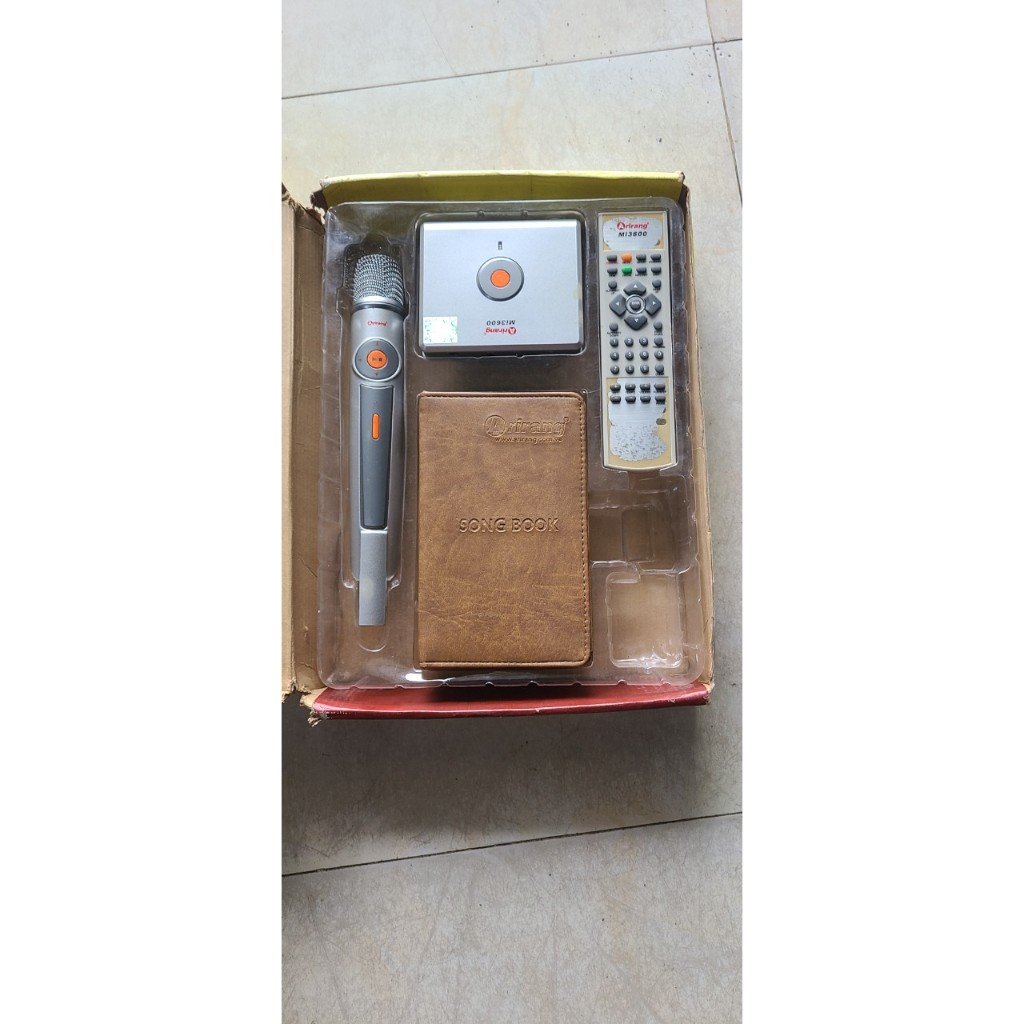 Bộ micro arirang Wireless Mi 3600 có đầu thu có remoster nguyên hộp