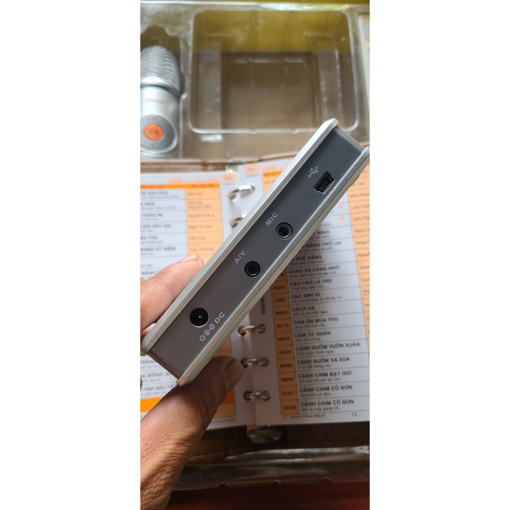 Bộ micro arirang Wireless Mi 3600 có đầu thu có remoster nguyên hộp