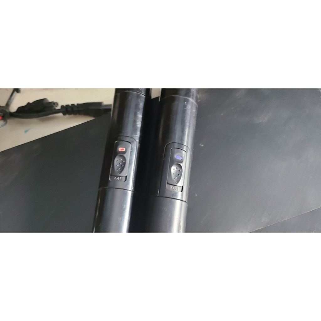 Micro không dây hiệu SHURE , model UT-2 có 1 mic OK