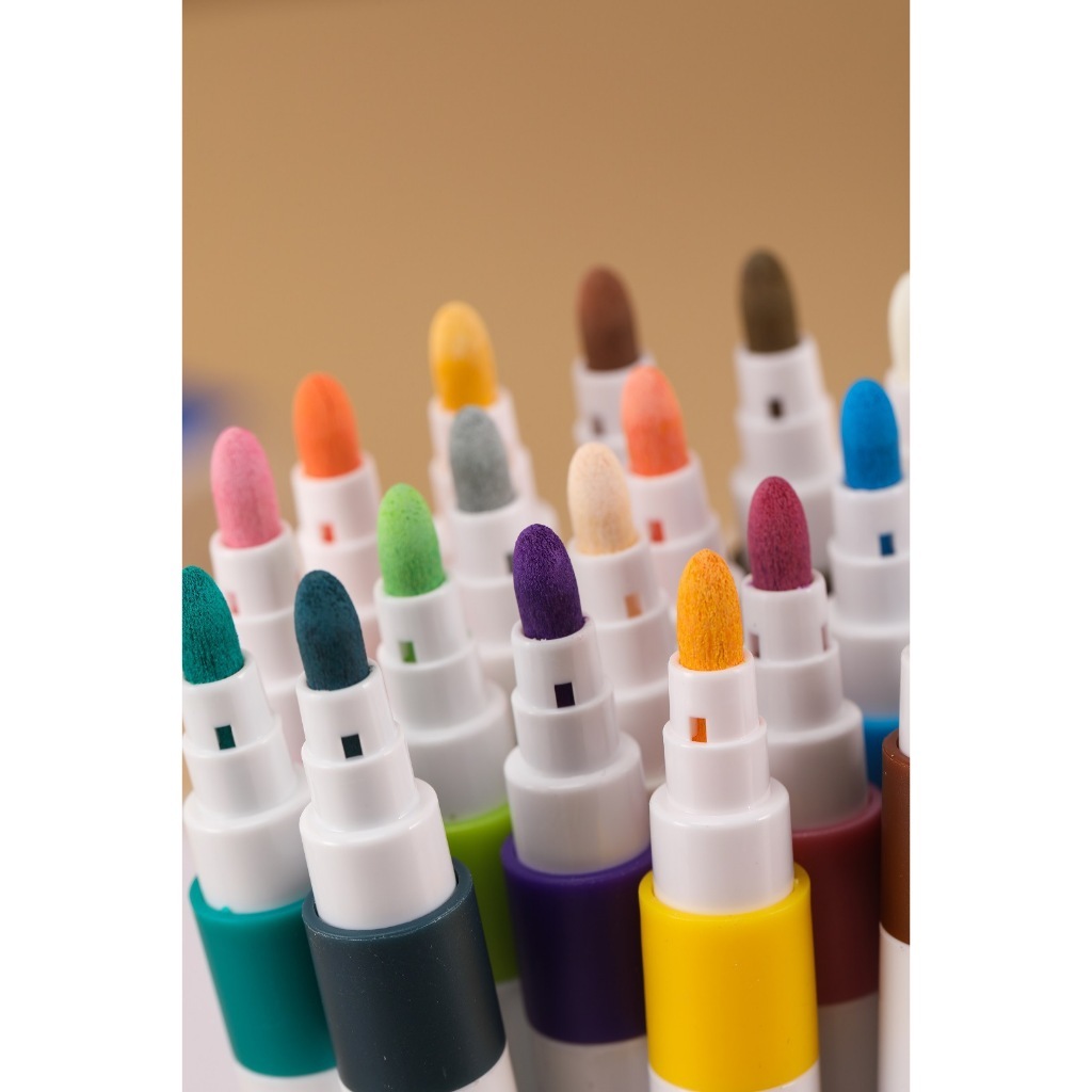 Set 60 Bút màu ACRYLIC Marker ĐẦU NHỌN CHỐNG THẤM NƯỚC Không Bị Nhoè Có Thể Vẽ Lên Vật Nhẵn, lau được khi dính lên tay