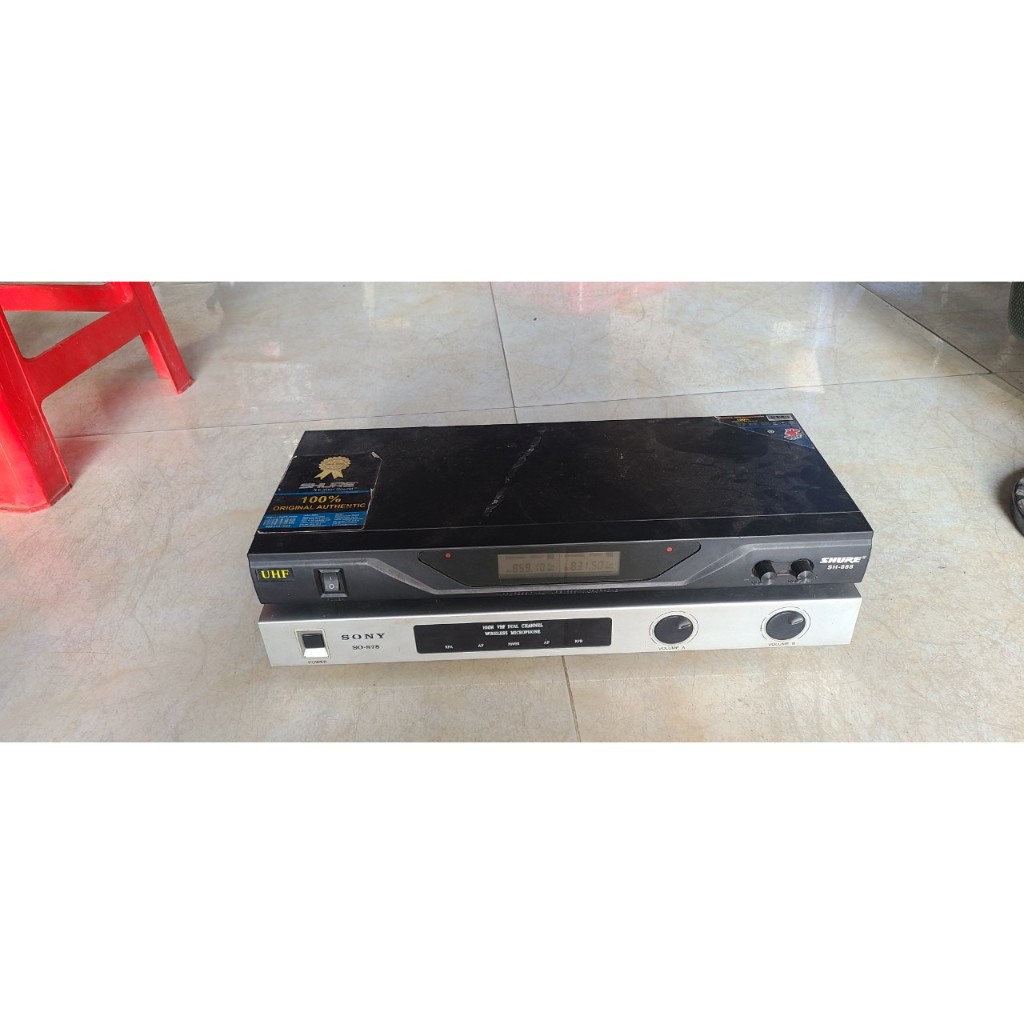 2 cái đầu thu còn lên nguồn, không có micro, bán xác