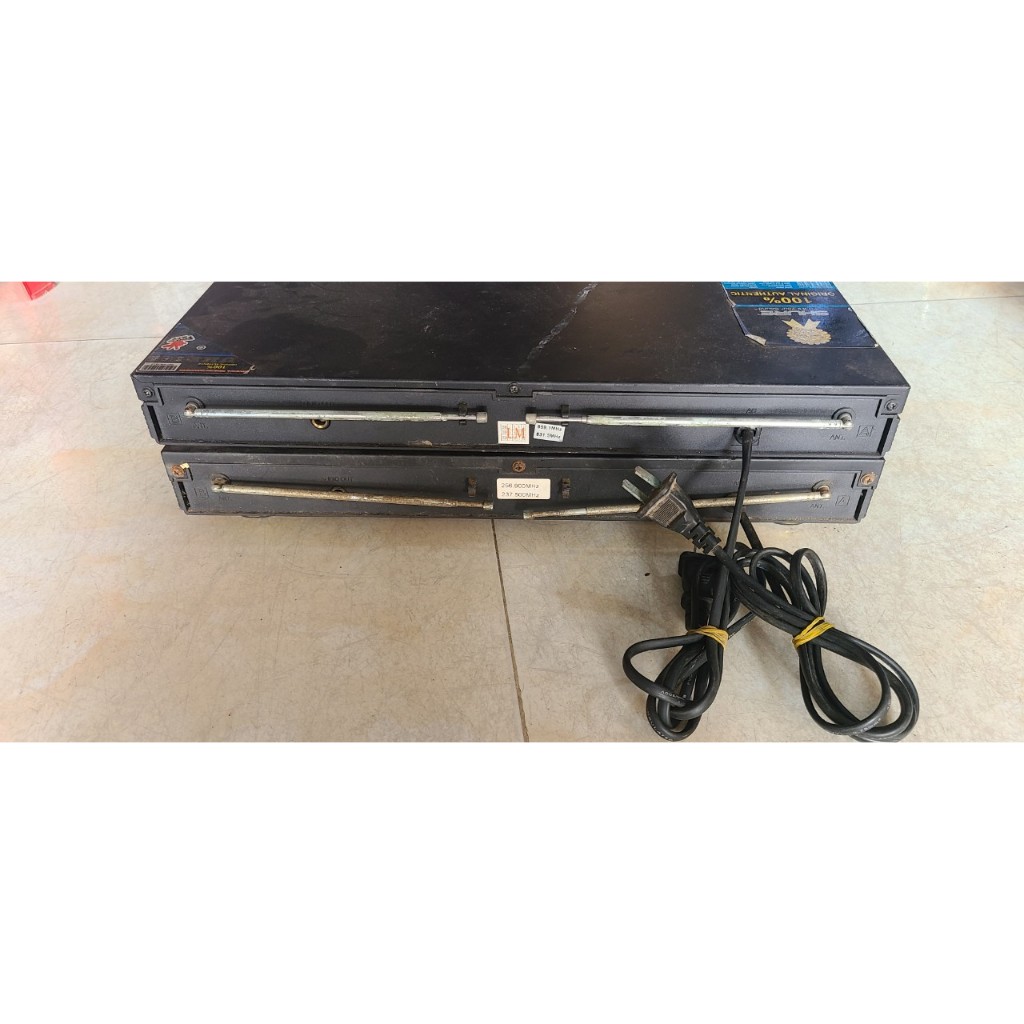 2 cái đầu thu còn lên nguồn, không có micro, bán xác