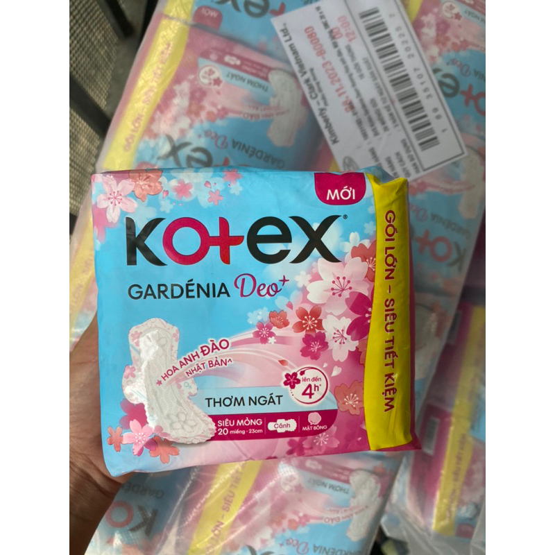 Băng vệ sinh Gardenia Deo+ - Hoa Anh Đào siêu mỏng cánh 23cm 8 miếng