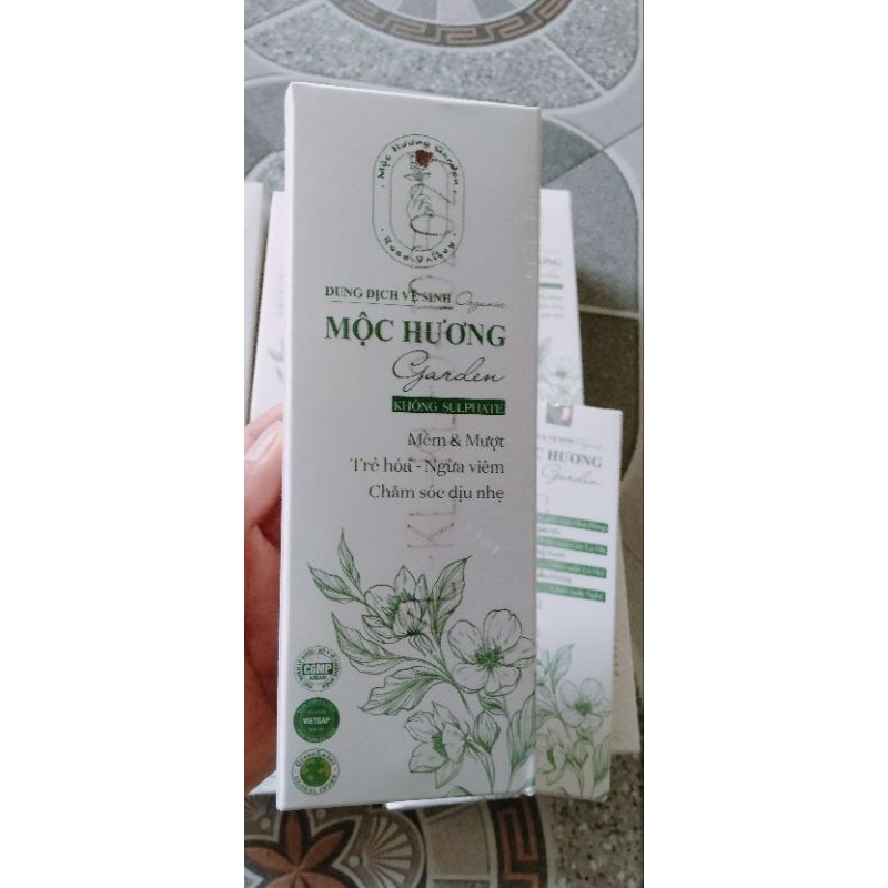 Dung dịch vs T.M.H tặng nước hoa cô bé