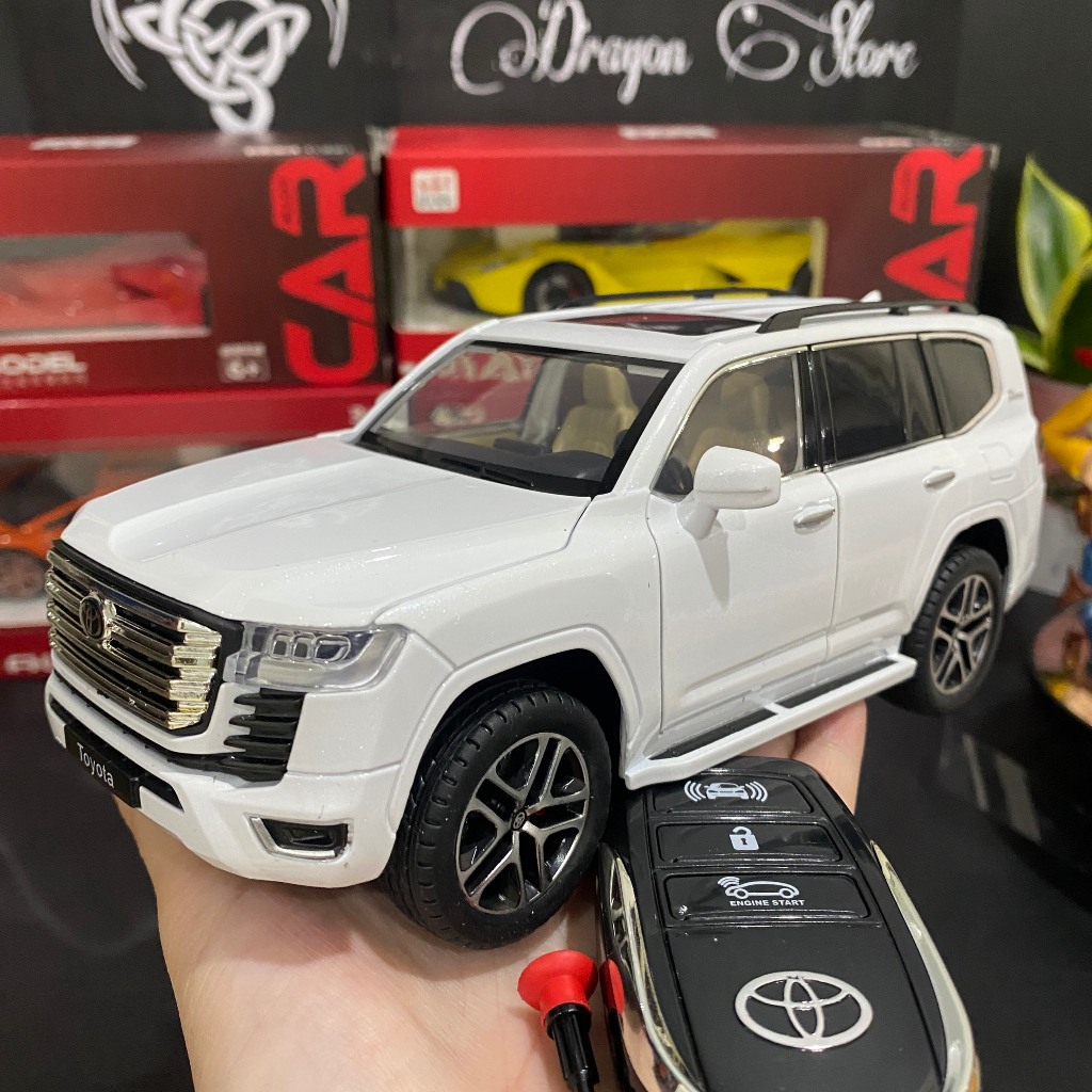 Mô hình xe ô tô kim loại Land Cruiser LC300 có Remote tỉ lệ 1:24 khung thép chắc chắn Màu Trắng
