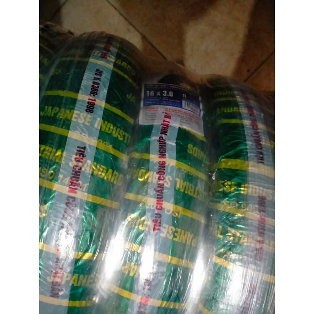 LỐP  XE MÁY ĐIỆN 16x3.0 KHÔNG SĂM SAO VÀNG