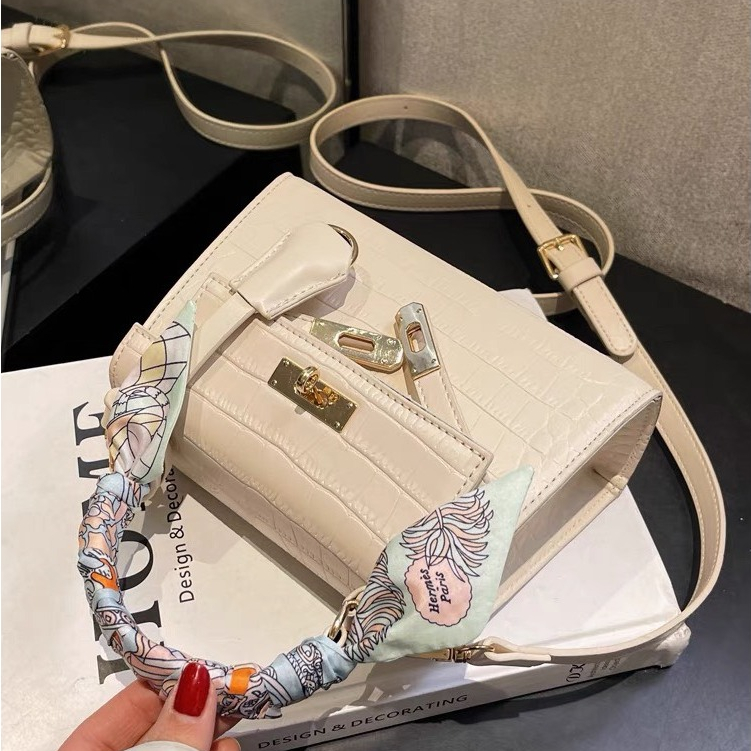 Faya - Túi quai xách T2089 da vân phối khăn đi tiệc sang trọng