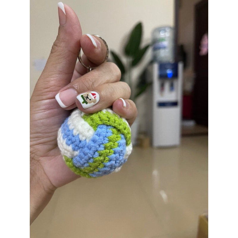 Móc khóa bóng chuyền bằng len