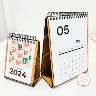 Lịch để bàn đế gỗ đơn giản, có lịch âm - phù hợp cho dân văn phòng, học sinh, sinh viên