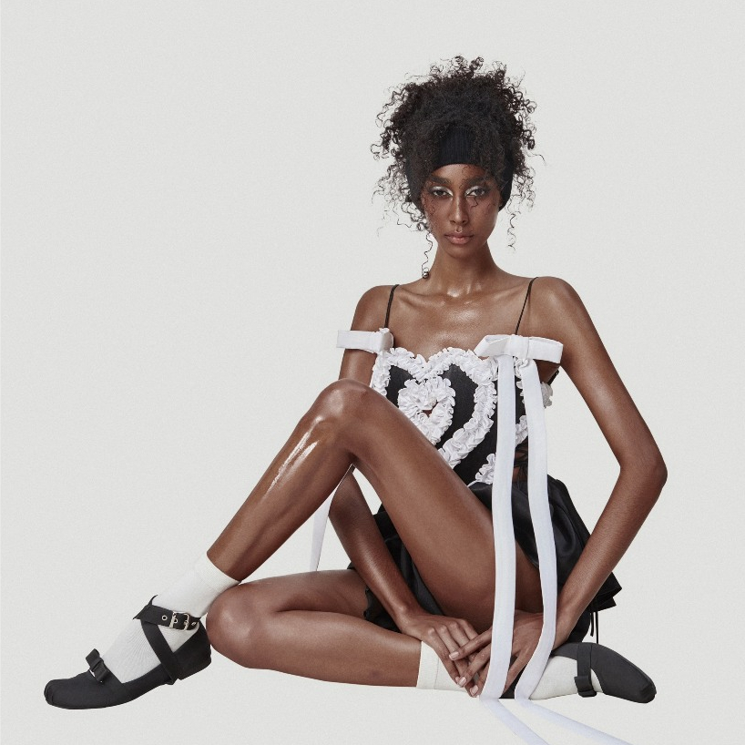 NONMADE Set Hai Món Áo Hai Dây Phối Nơ Và Chân Váy Gemini Set.