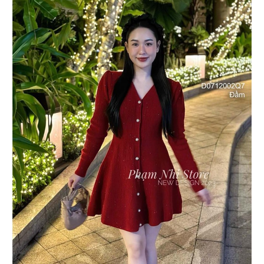Đầm len đỏ dáng xòe phối đính khuy ngọc giữa cổ tim tay dài hàng đẹp QC! TOMBI SHOP