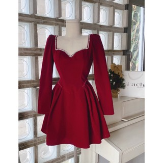 Đầm nhung đỏ tay dài cúp ngực đính đá