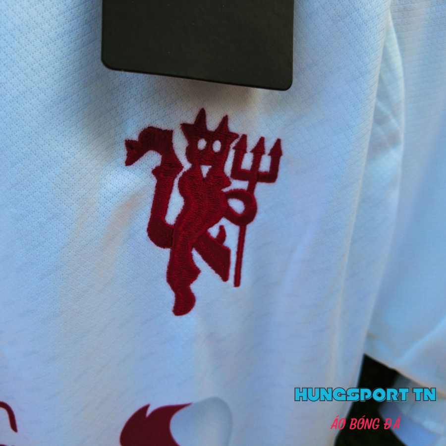 MU trắng thun mè, áo đá banh in tên số theo yêu cầu