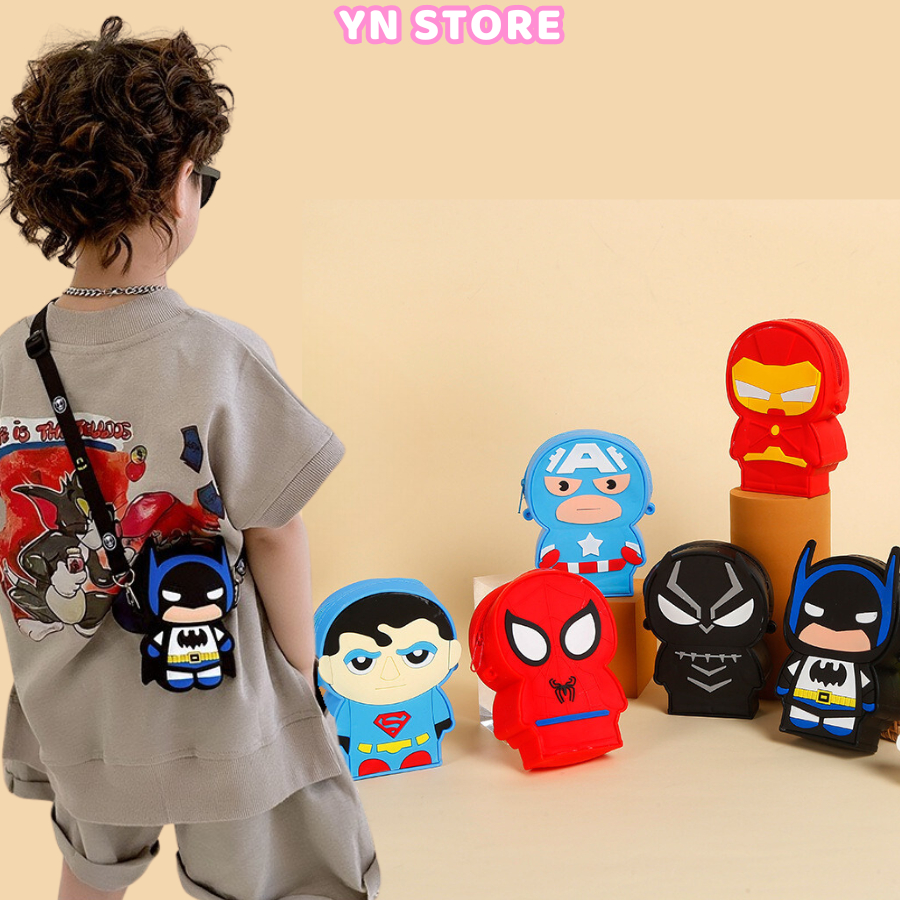 Túi đeo chéo cho bé trai gái silicon mini, túi đeo hình siêu nhân siêu anh hùng người nhện người sắt người dơi có kèm dâ