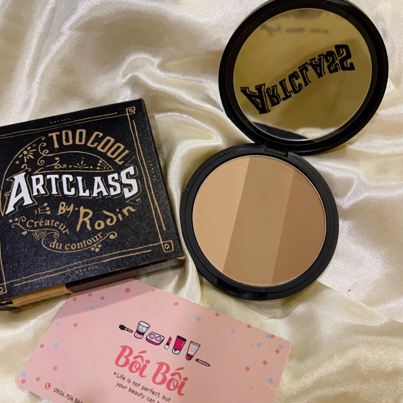 Phấn tạo khối Too Cool For School màu 01 Classic