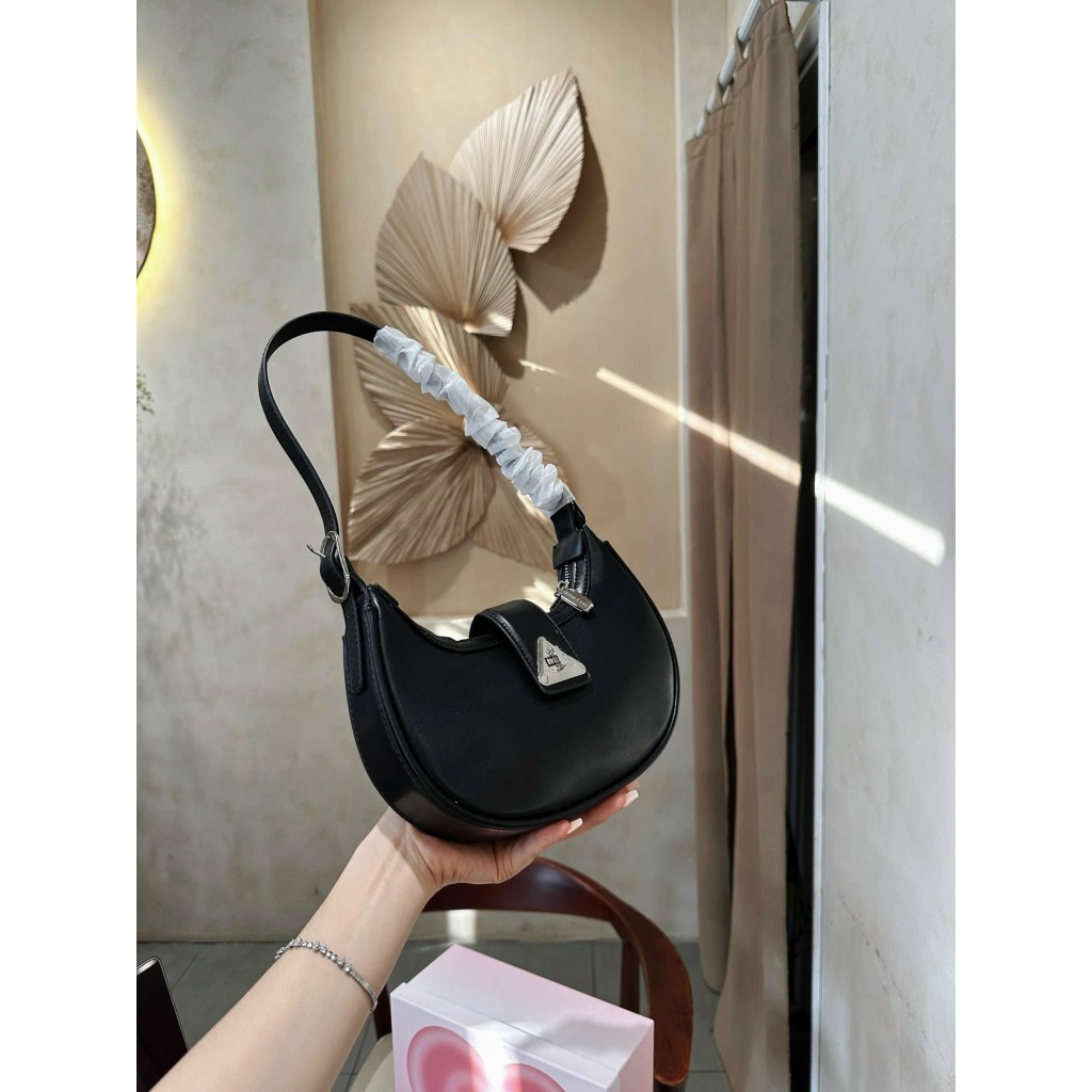 TÚI KẸP NÁCH NẮP KHUY TAM GIÁC 2 MÀU