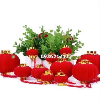 Quả đèn lồng nhung quả cầu trang trí cây đào, quất ngày Tết