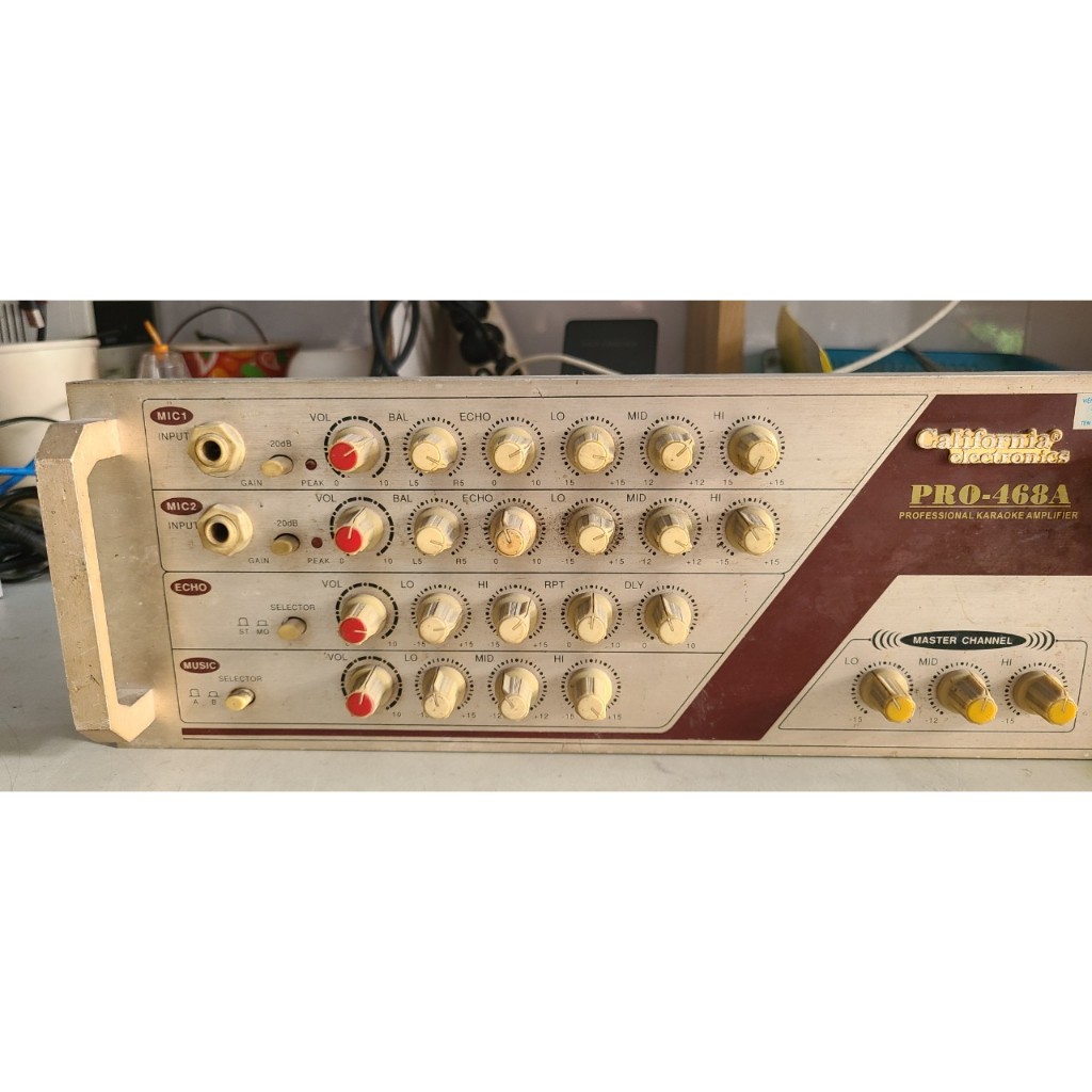 Mặt trước Ampli California , model : PRO 468A