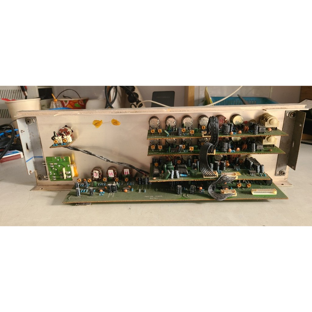 Mặt trước Ampli California , model : PRO 468A