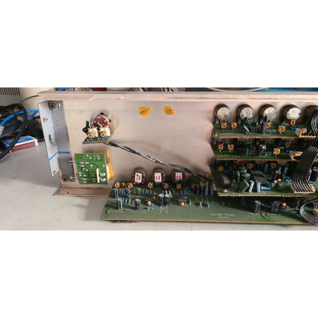 Mặt trước Ampli California , model : PRO 468A