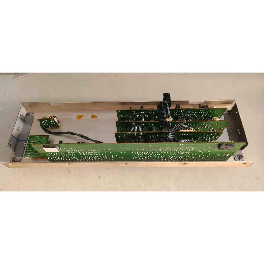 Mặt trước Ampli California , model : PRO 468A