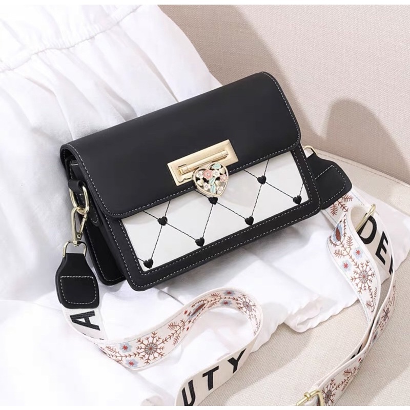 Túi Xách Nữ Đeo Chéo Đeo Vai Chia Ngăn Có Khóa Miệng Chất Da Đẹp Cao Cấp, Dễ Phối Đồ Đi Học Đi Chơi