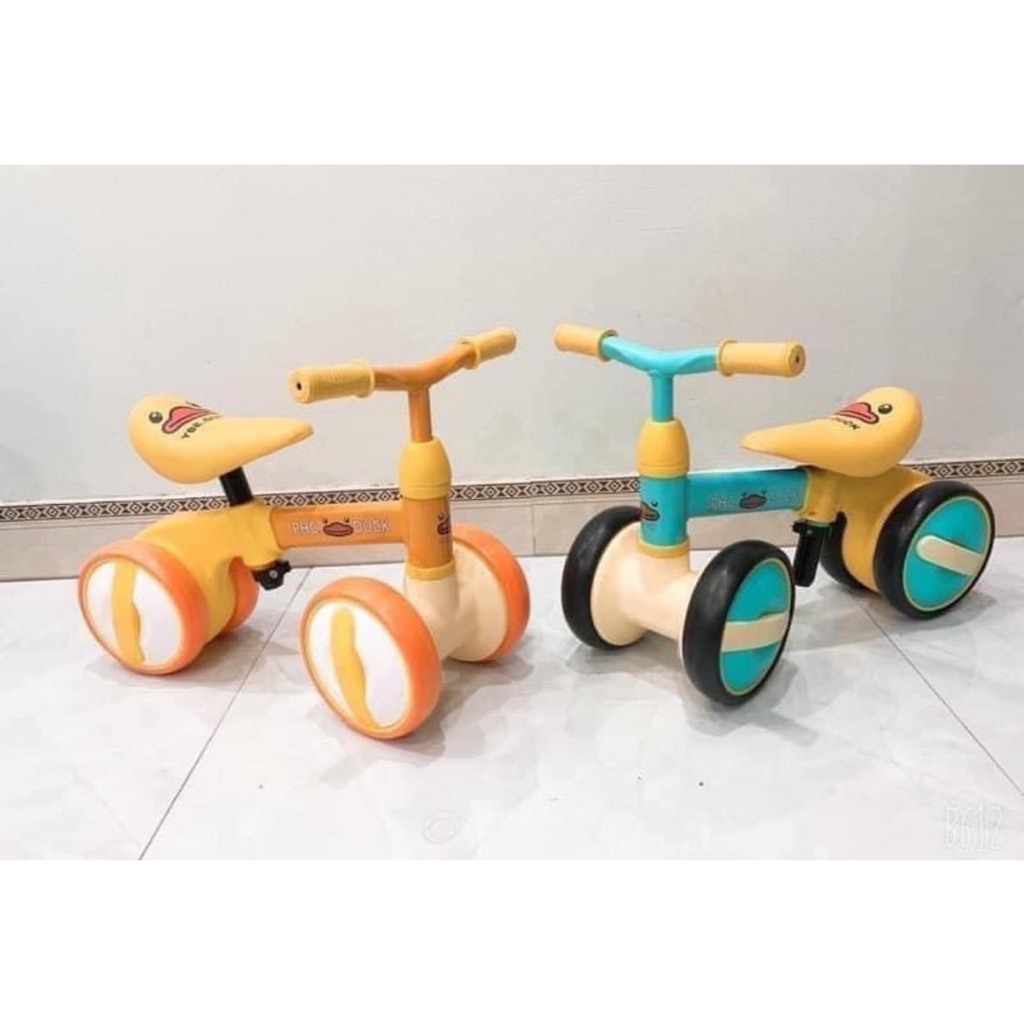 XE CHÒI CHÂN MINI 4 BÁNH CÂN BẰNG