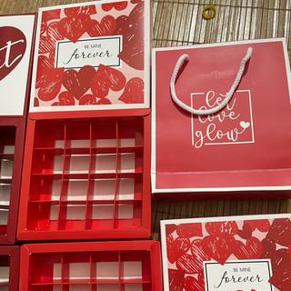 Vỏ Hộp Đựng Socola Valentine 14-2 16 Viên