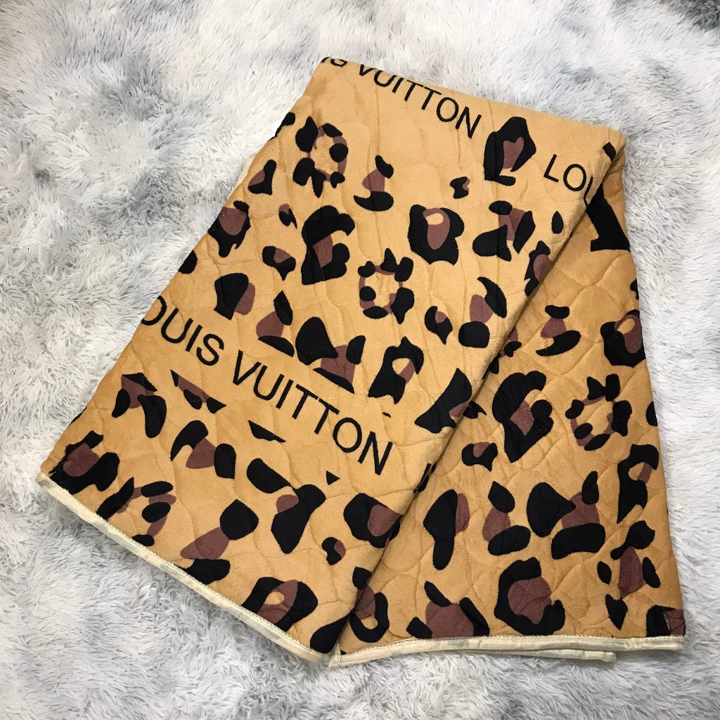 Thảm nỉ nhung, thảm trải giường lông cừu cao cấp 3 lớp trải sàn mùa đông siêu ấm áp.