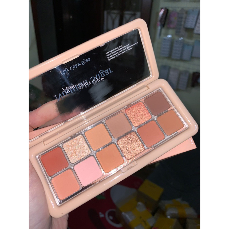 Bảng mắt thái siêu đẹp , siêu bắt phấn.