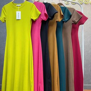 Đầm Dài Xẻ Tà Cổ Tròn Maxi - Đ09