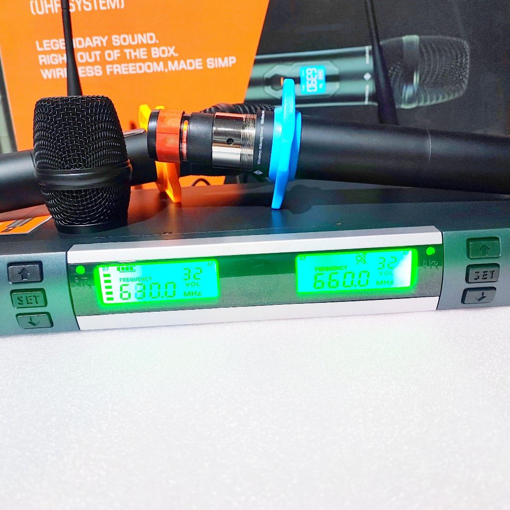 Xả kho lấy tương tác ... mic không dây JBL KMC8 KMC 8 bản đủ chống lăn và phụ kiện tiếng hay giá tốt đang hót trên thị