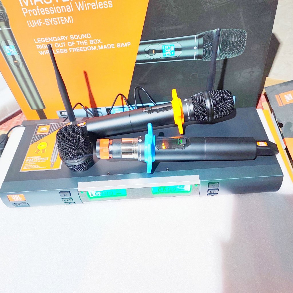 Xả kho lấy tương tác ... mic không dây JBL KMC8 KMC 8 bản đủ chống lăn và phụ kiện tiếng hay giá tốt đang hót trên thị