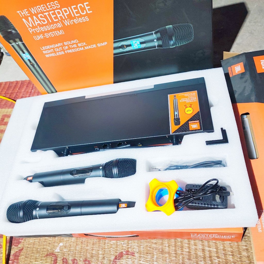 Xả kho lấy tương tác ... mic không dây JBL KMC8 KMC 8 bản đủ chống lăn và phụ kiện tiếng hay giá tốt đang hót trên thị