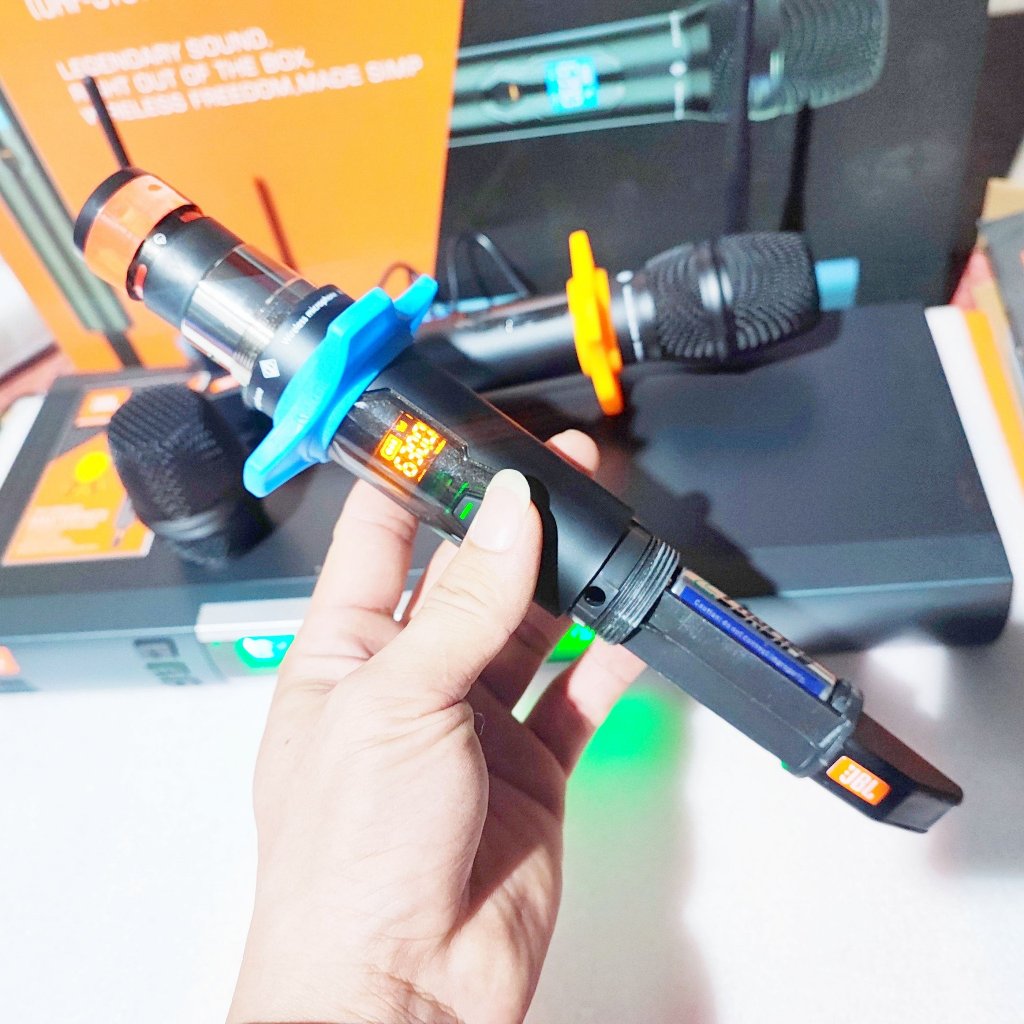 Xả kho lấy tương tác ... mic không dây JBL KMC8 KMC 8 bản đủ chống lăn và phụ kiện tiếng hay giá tốt đang hót trên thị