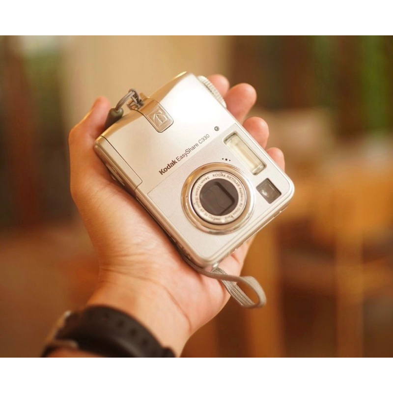 Máy ảnh Kodak Easyshare C330 cho chất ảnh film