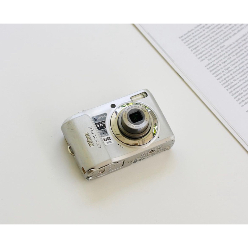 Máy ảnh vintage Nikon CoolpixL19