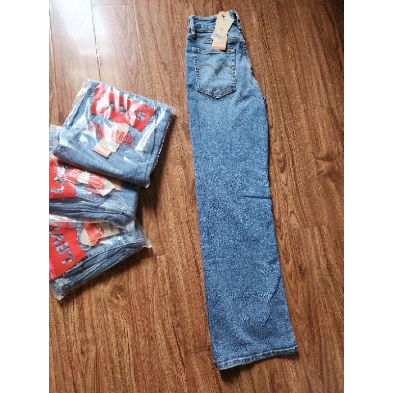 Quần jean L€vis ống suông, màu xanh