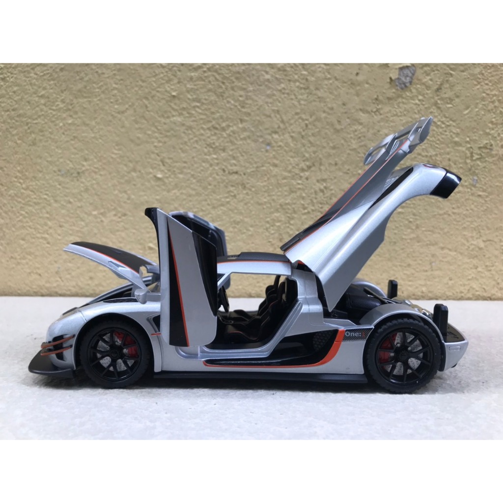 Mô hình Siêu xe Koenigsegg One 1 1:24