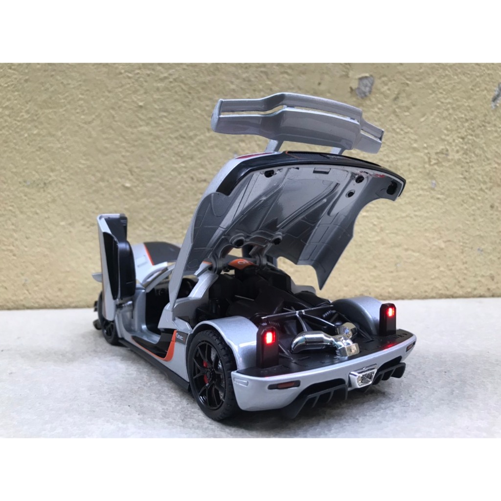 Mô hình Siêu xe Koenigsegg One 1 1:24