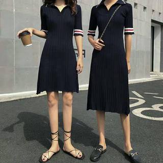 Đầm len xanh đen xuất